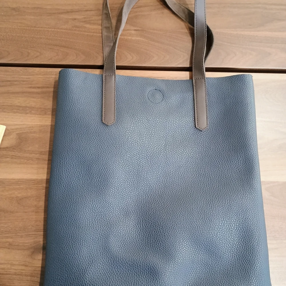 Elegant Blue Tote Bag - Picture 1 of 5